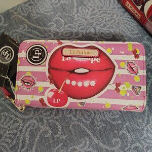 La Philipe Juicy Lips wallet is a vibrant Wallet Brand New